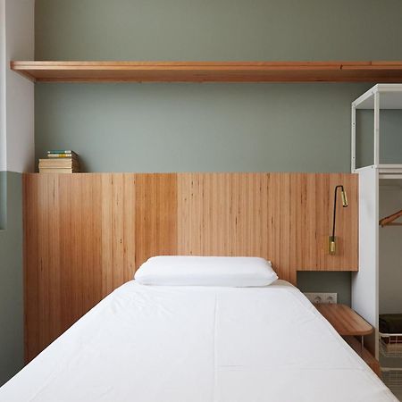 Ola Living Hostal Tetuan Madrid Kültér fotó