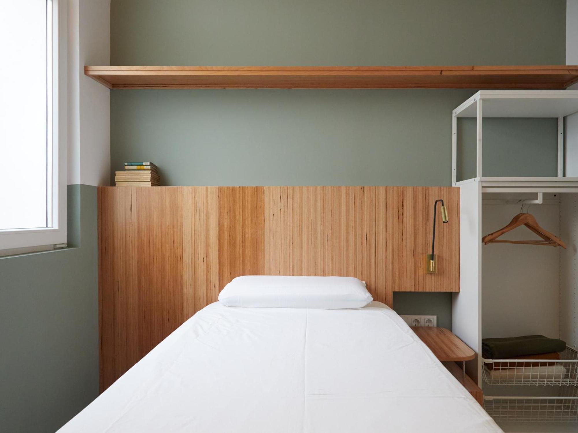 Ola Living Hostal Tetuan Madrid Kültér fotó