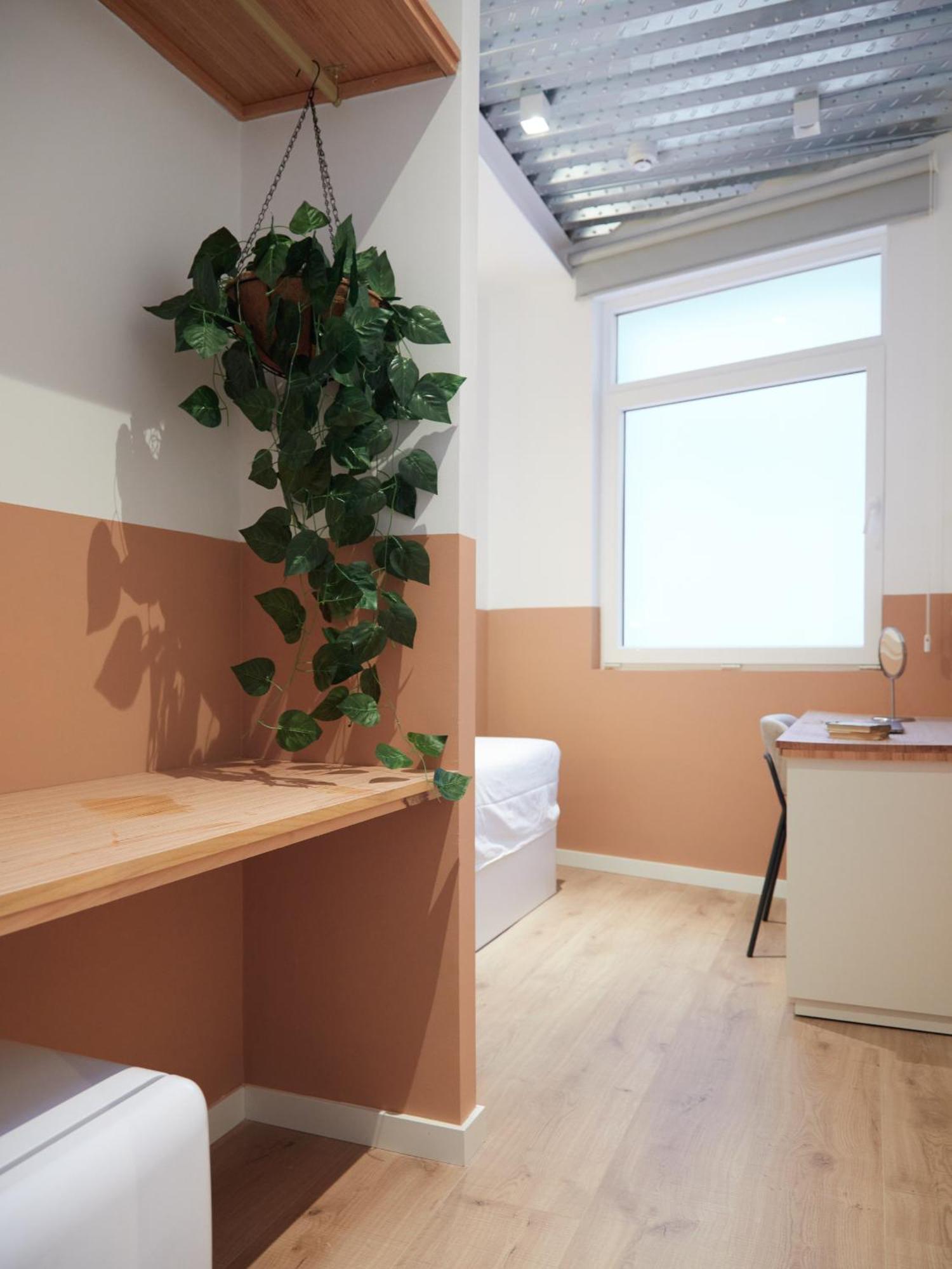 Ola Living Hostal Tetuan Madrid Kültér fotó