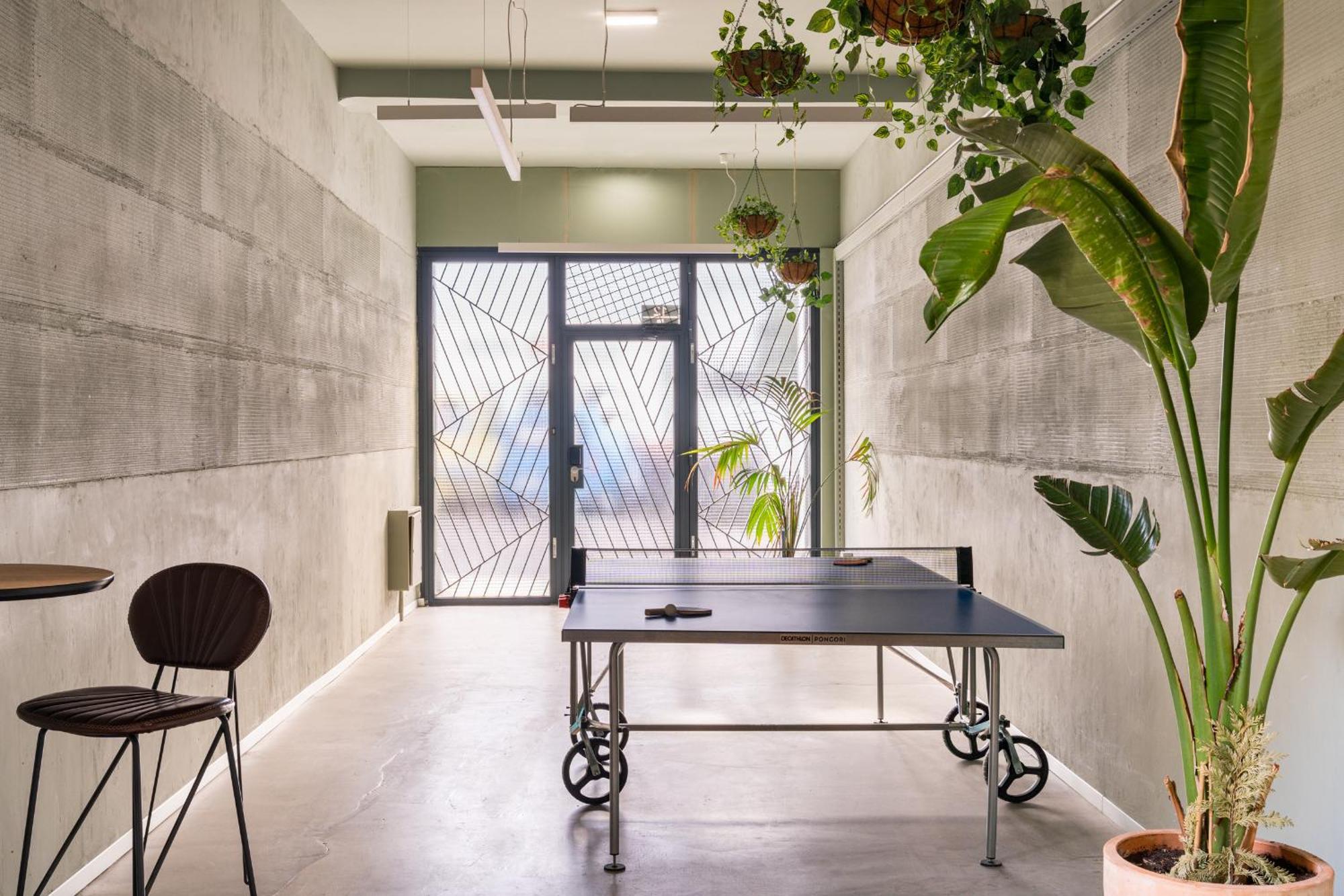 Ola Living Hostal Tetuan Madrid Kültér fotó